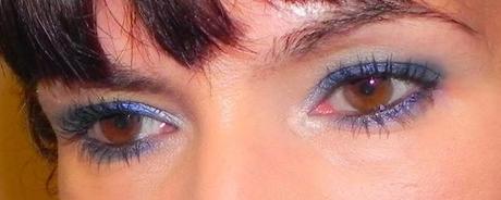 Azul intenso para una camisa estampada (Look & outfit)