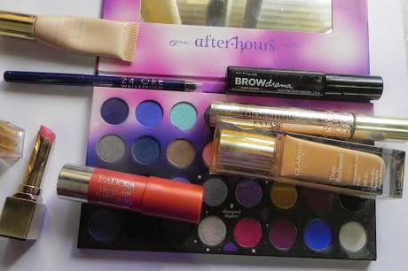 Azul intenso para una camisa estampada (Look & outfit)