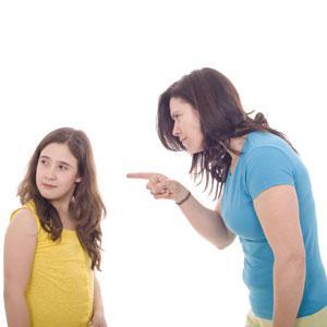 madre e hija. Fuente: http://www.parentingnation.in/Teens/why-do-teens-like-to-argue-so-much-and-what-can-be-done-about-it?_28