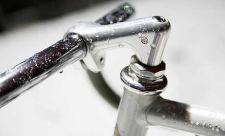 La instalación es fácil y sencilla sólo ten a la mano las herramientas adecuadas. 