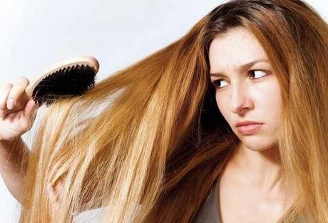 10 errores comunes al cepillar cabello y que pueden dañarlo