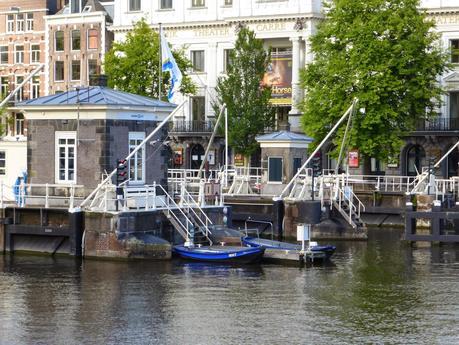 Día 14: Ámstredam (Nieuwe Kerk – Begijnhof – Mercado de las Flores – De Pijp – Pequeño Barrio Rojo – Esclusas De 1674 – Puente De Las Hermanas – Canal de los 7 Puentes)