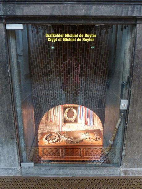 Día 14: Ámstredam (Nieuwe Kerk – Begijnhof – Mercado de las Flores – De Pijp – Pequeño Barrio Rojo – Esclusas De 1674 – Puente De Las Hermanas – Canal de los 7 Puentes)