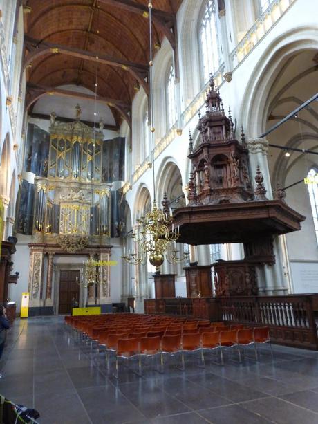 Día 14: Ámstredam (Nieuwe Kerk – Begijnhof – Mercado de las Flores – De Pijp – Pequeño Barrio Rojo – Esclusas De 1674 – Puente De Las Hermanas – Canal de los 7 Puentes)