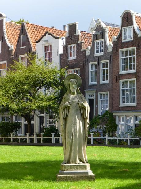 Día 14: Ámstredam (Nieuwe Kerk – Begijnhof – Mercado de las Flores – De Pijp – Pequeño Barrio Rojo – Esclusas De 1674 – Puente De Las Hermanas – Canal de los 7 Puentes)