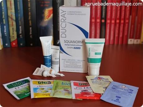 Champú Squanorm para Caspa Grasa de Ducray Contenido del pedido a CustomFarma, champú squanorm para caspa grasa de ducray y muestras