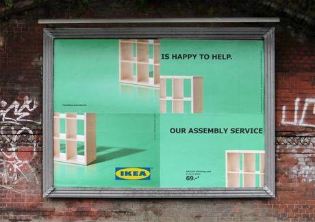 IKEA desordena sus vallas publicitarias para informar de sus servicios de ayuda
