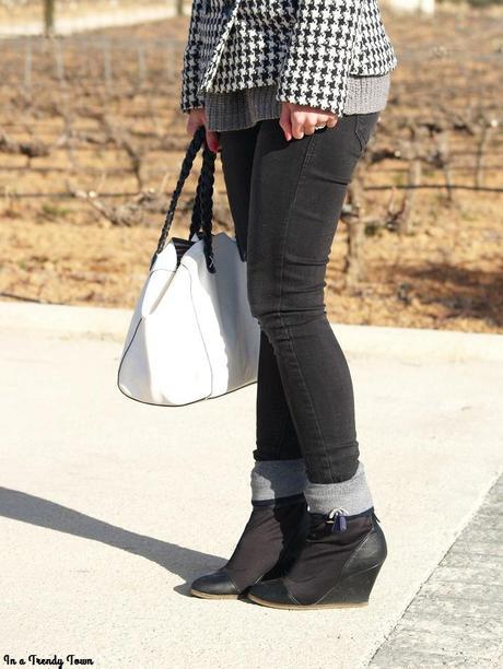 Outfit: Grey and black in Valencia