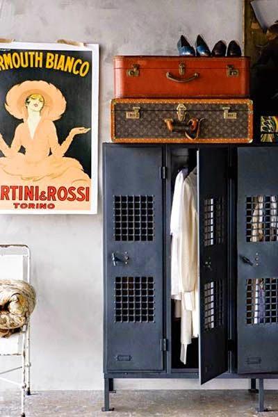 Cómo dar un toque industrial a la decoración con carteles publicitarios