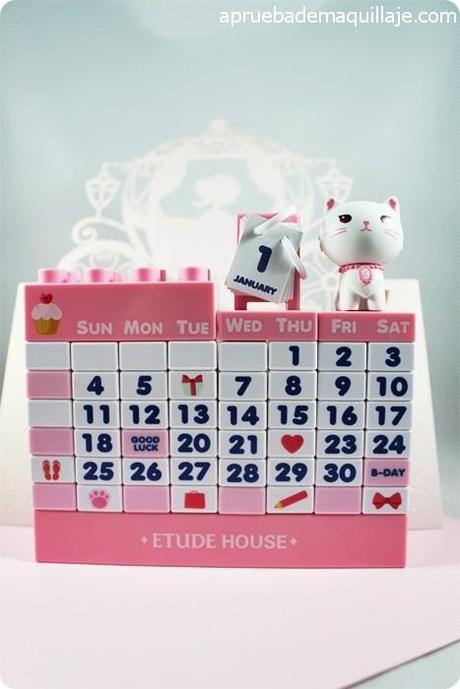Calendario de bloques lego de la gatita Etti de Etude House