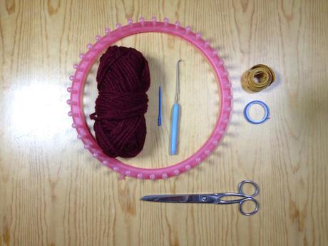 Materiales utilizados para tejer una cinta trenzada en telar