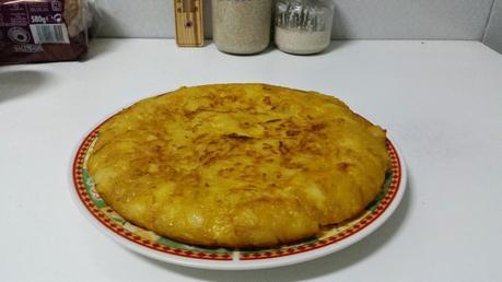 Tortilla de patatas con huevo y sin huevo
