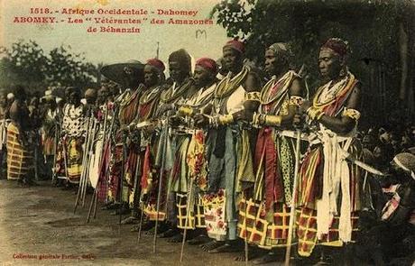 Fuente: http://www.afribuku.com/wp-content/uploads/2015/02/dahomey-02.jpeg Las Amazonas de Dahomey, el temible ejército de mujeres soldado