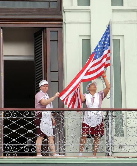 LAS BARRAS Y ESTRELLAS ONDEAN DE NUEVO EN LA HABANA
