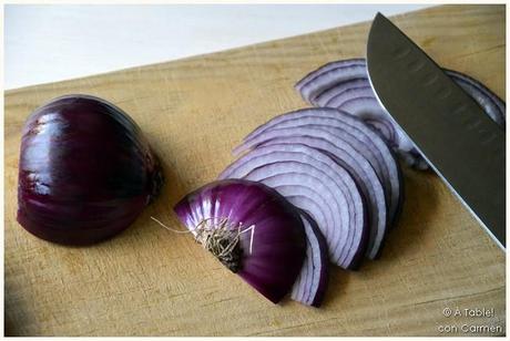 Sopa de Cebolla Morada y Champiñones con Parmesano