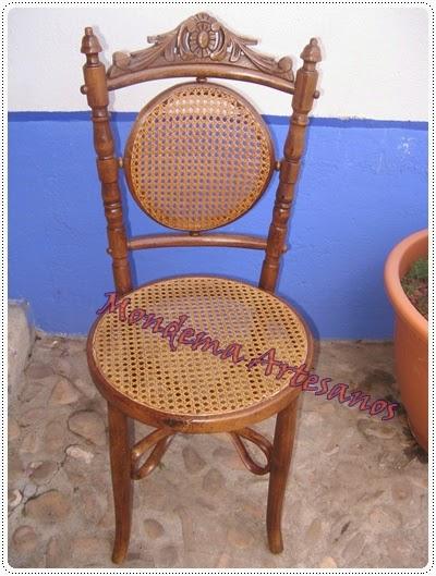 Restauracion de sillas antigüas con asiento y respaldo de regilla