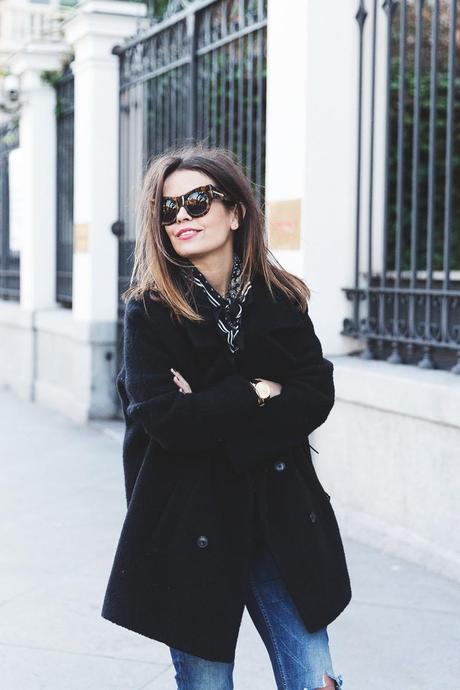 Scarf-Bandana-Ripped_Jeans-Leopard_Boots-Sita_Murt_Coat-Outfit-Street_Style-Collage_Vintage-27