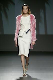 Natalia Rivera nos lleva por un invierno tropical en la Samsung EGO