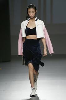 Natalia Rivera nos lleva por un invierno tropical en la Samsung EGO