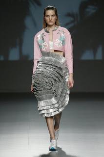 Natalia Rivera nos lleva por un invierno tropical en la Samsung EGO