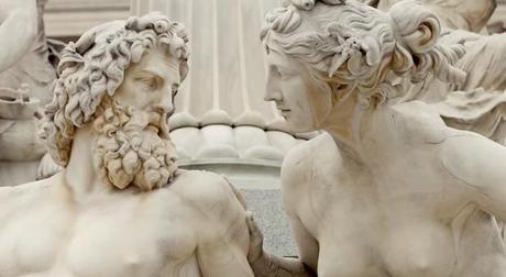 El sexo está en todas partes en esta desenfadada campaña de LastMinute