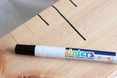 DIY Regla de pared para medir a los niños paintpen