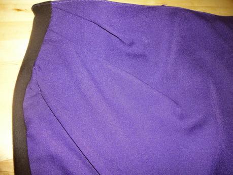 Falda con panel cruzado