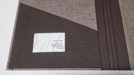 Carpeta documentos con bolsillo interior.