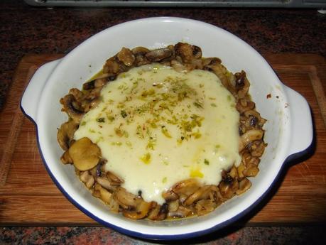 PROVOLONE CON CHAMPIÑONES