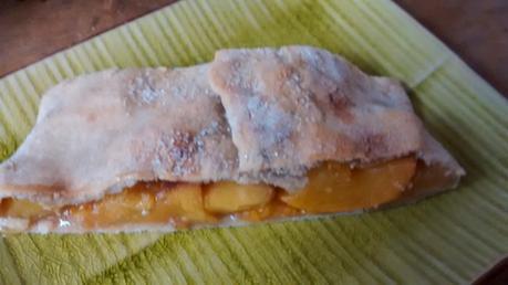 Strudel de duraznos.