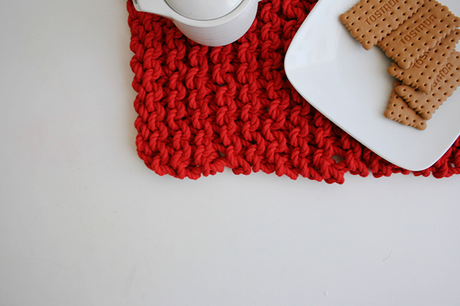 5 COSAS QUE PODRÁS TEJER CON EL PUNTO BÁSICO salvamantel cuerda