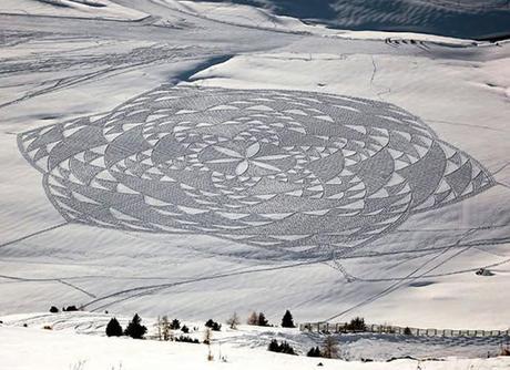 Simon Beck y su arte de mandalas y dibujos sobre la nieve