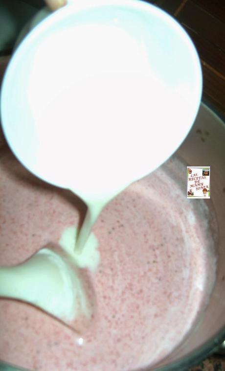 TARTA DE MOUSSE DE FRESAS