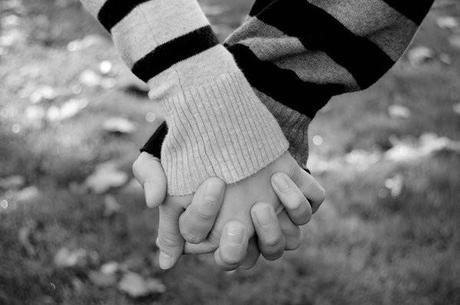 http://runrun.es/wp-content/uploads/2014/02/enamorados-abrazados-11936.jpg