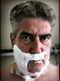 RESEÑA #39: MIL CRETINOS