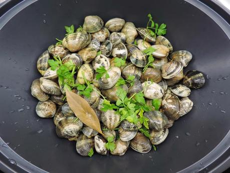 Almejas a la marinera en thermomix.