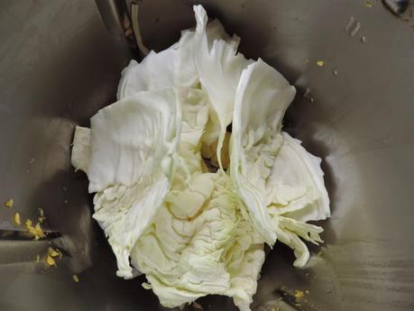 Sopa de col y calabaza en olla programable.