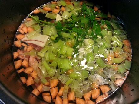 Sopa de col y calabaza en olla programable.