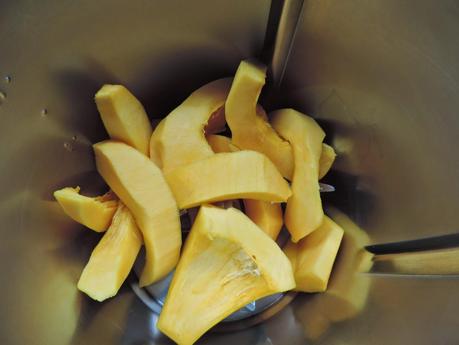 Sopa de col y calabaza en olla programable.