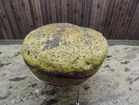 Pan integral de espinacas y semillas de amapola, linaza y sésamo en olla programable.