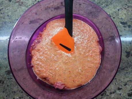 Guiso de albóndigas y patatas en olla programable.