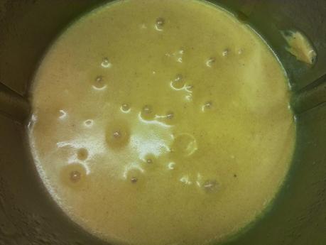 Bizcocho de caqui persimón en olla programable.