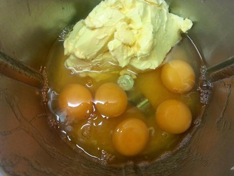 Bizcocho de caqui persimón en olla programable.