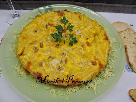 Tortilla de macarrones a la carbonara en olla programable.