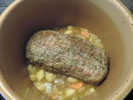 Lomo de cerdo con salsa de manzana en olla programable.