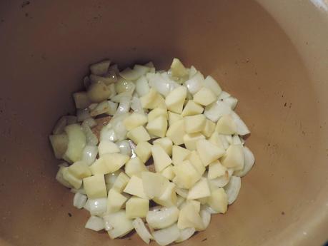 Lomo de cerdo con salsa de manzana en olla programable.