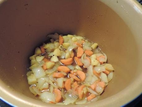 Lomo de cerdo con salsa de manzana en olla programable.