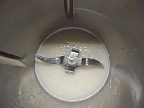 Pan de harina integral de trigo y centeno en olla programable.