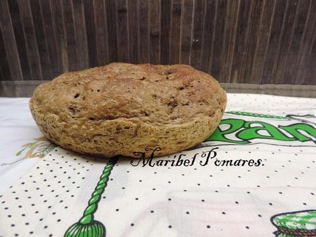 Pan de harina integral de trigo y centeno en olla programable.