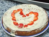 tarta manzana, almendra, chocolate blanco fresas